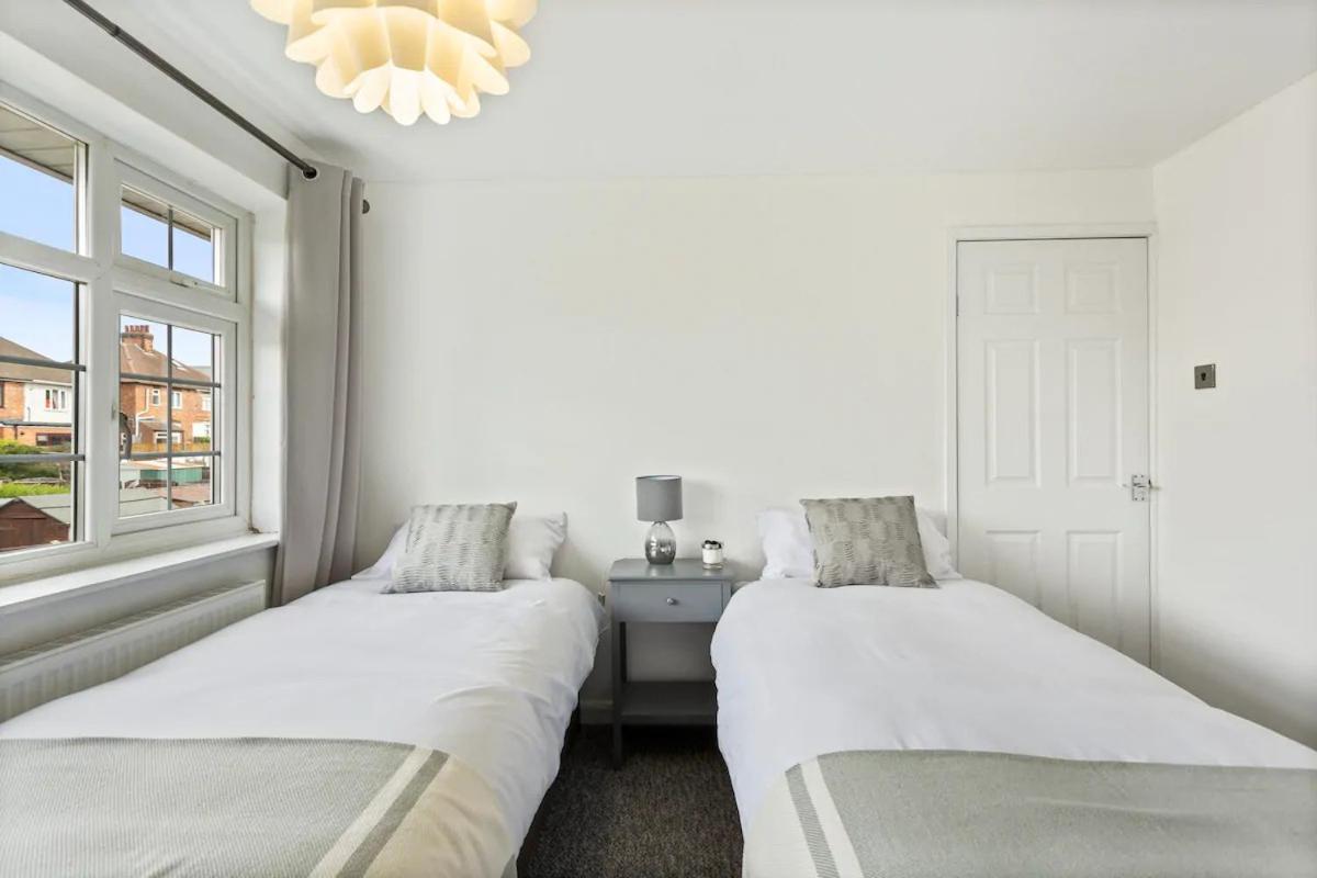 Bright & Spacious With Garden & Parking Nottingham Exterior photo